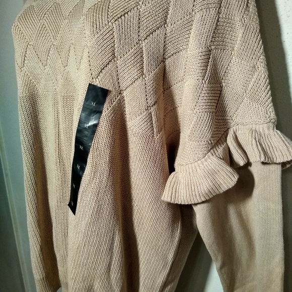 Forever Yarn Sweater - Picture 2 of 3